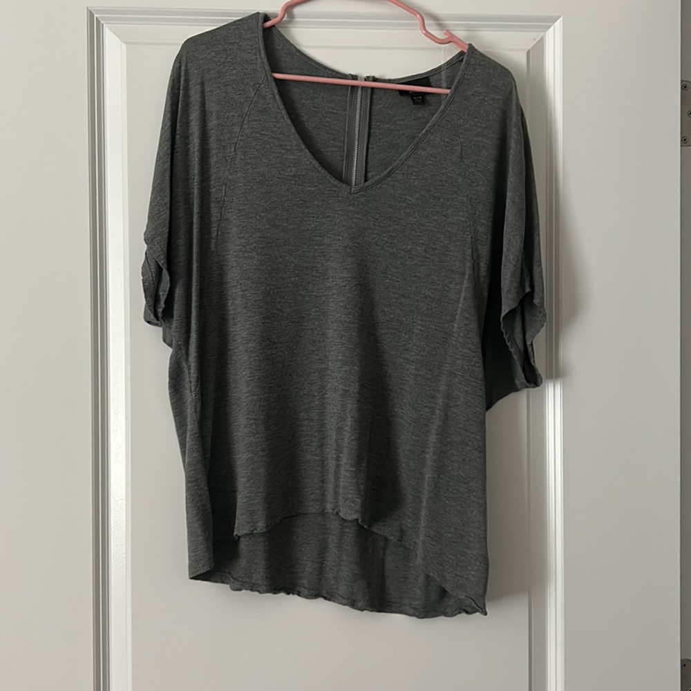 Zip up tee! XXL